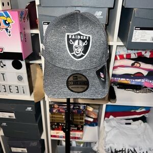 New Era Gray Raiders 39THIRTY Stretch Fit Cap